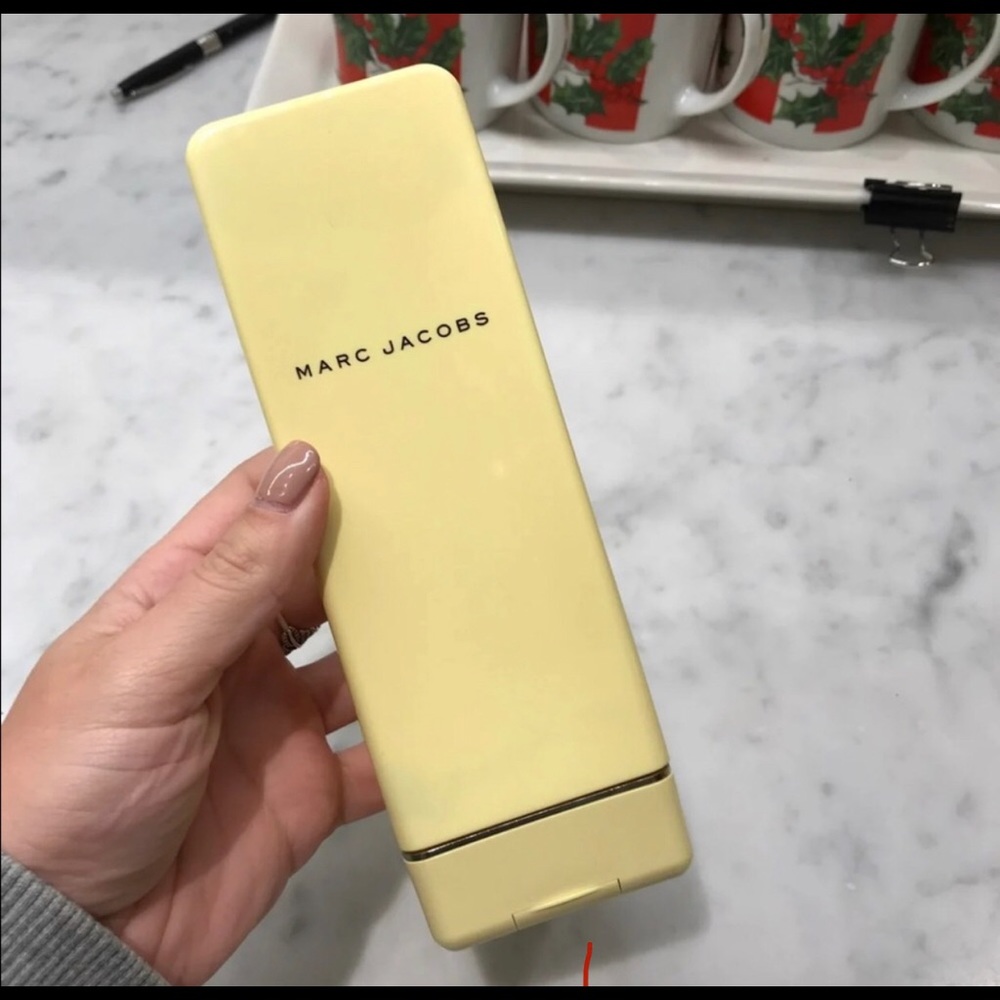 Mark Jacobs Essence